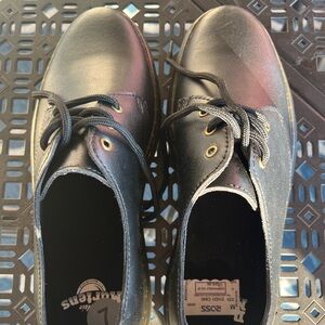 Doc Martens NEW black 3 hole shoes size 7 men or 8 women.